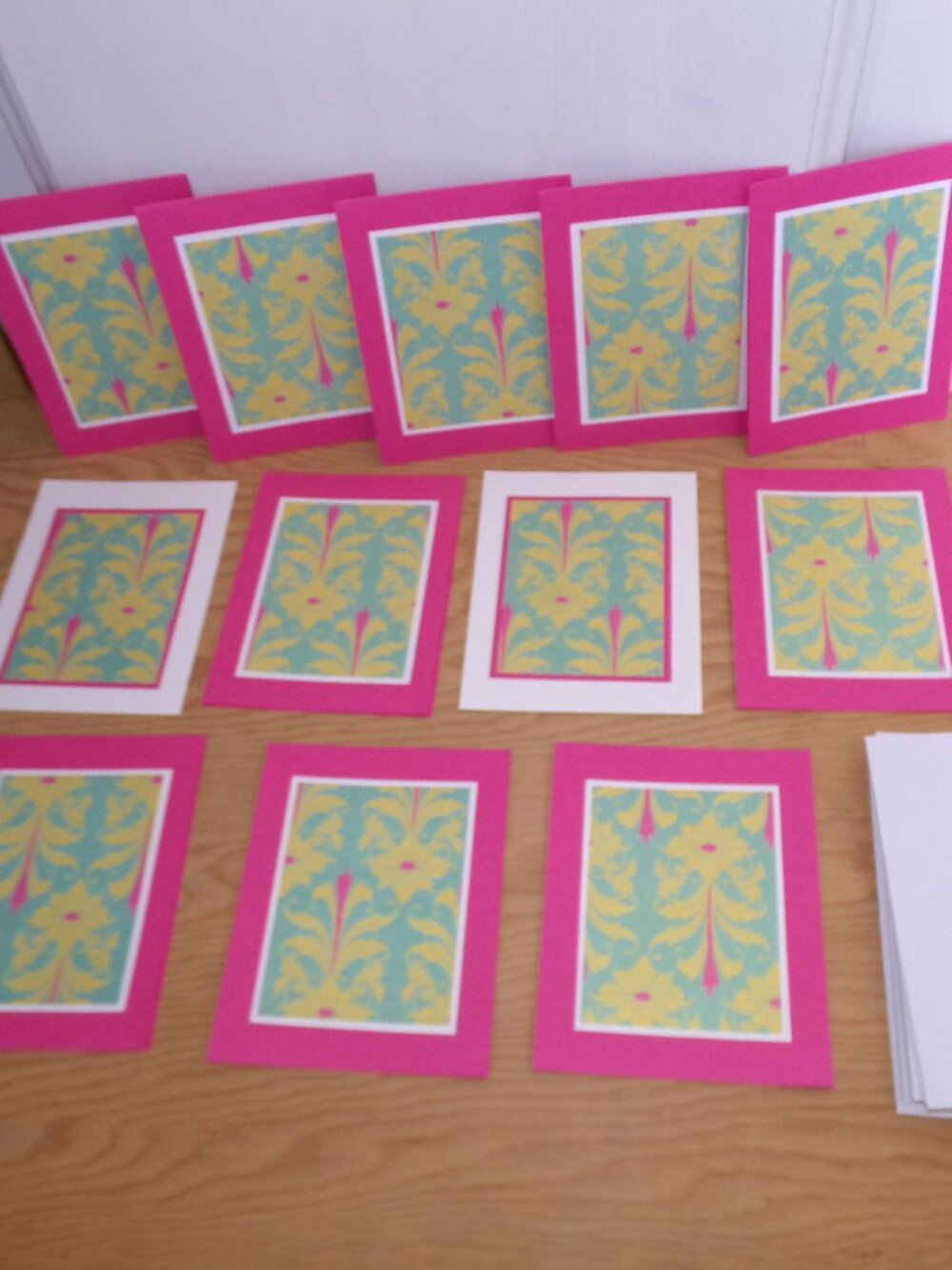 Set of 12 NWT Handmade Pink/White Notecards